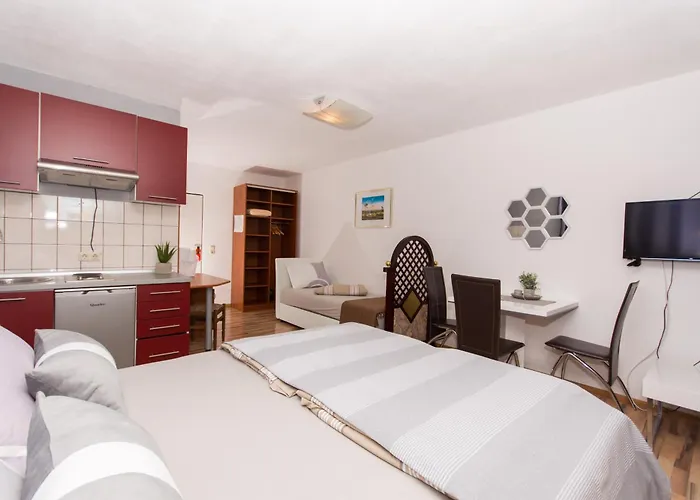 101 Trogir